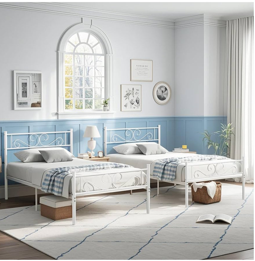 Floral Elegance: Full-Size Bed
