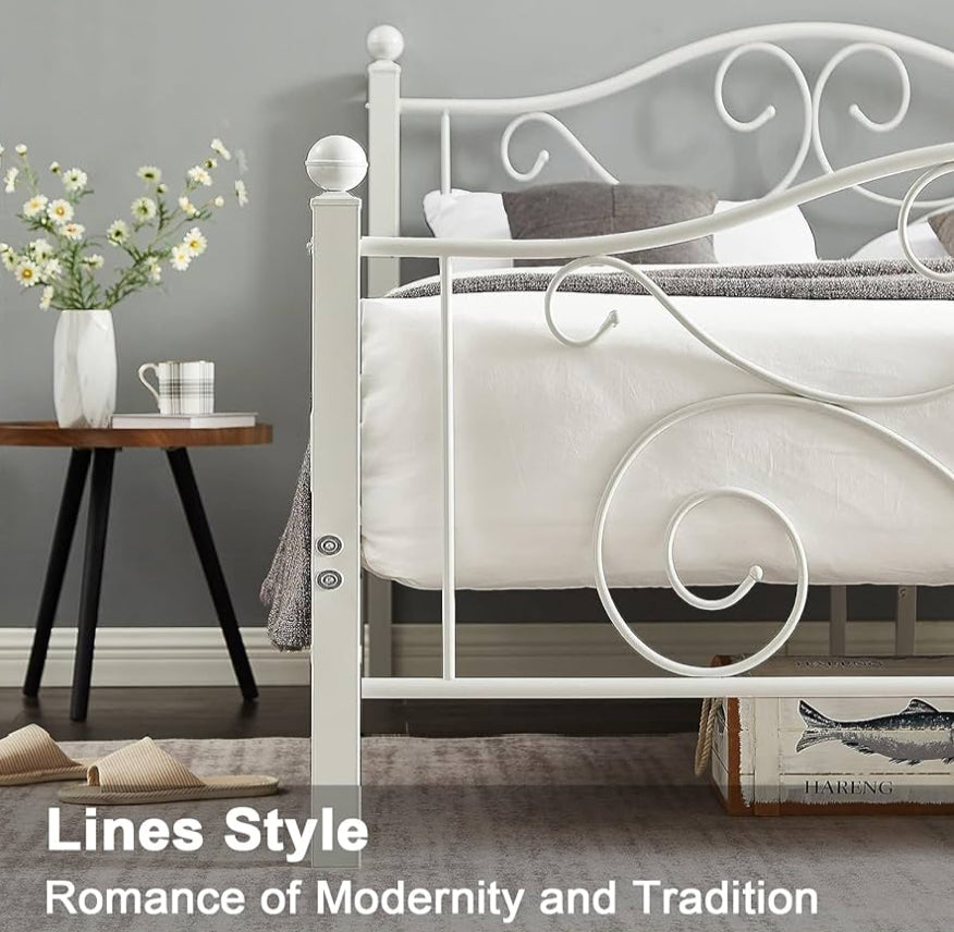Floral Elegance: Full-Size Bed