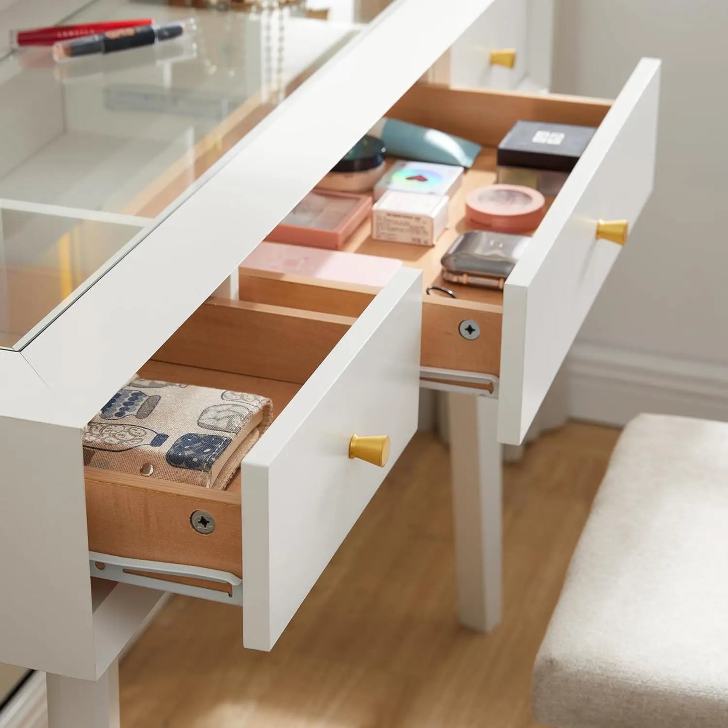 Glamour Shine Modern Makeup Table