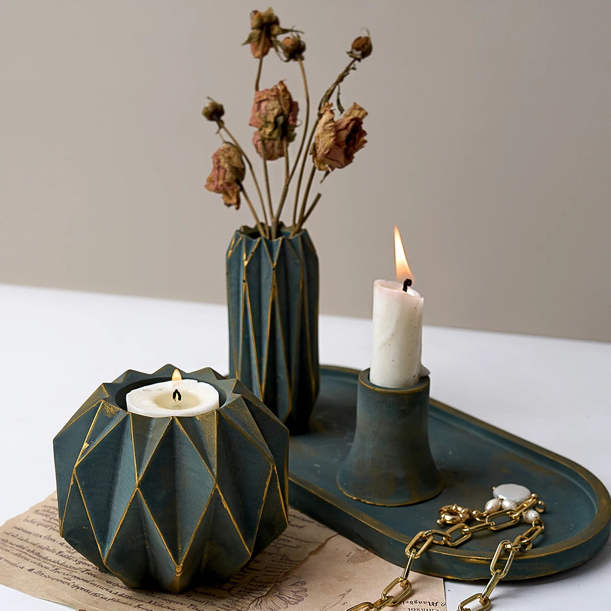 Diamond Form Candlestick